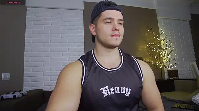 Snapshot of Arilas_ chatting on 12-20-24, 10:49 Arilas online show from 12-20-24, 10:49