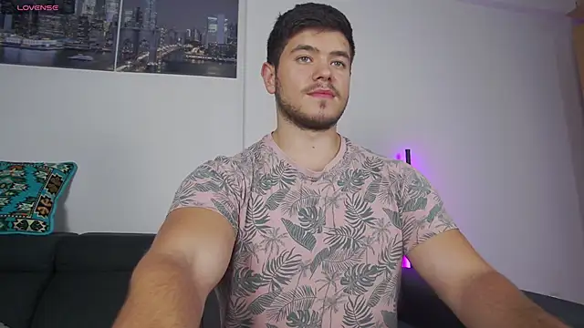 Snapshot of Arilas_ chatting on 11-14-25, 02:27 Arilas online show from 11-14-25, 02:27