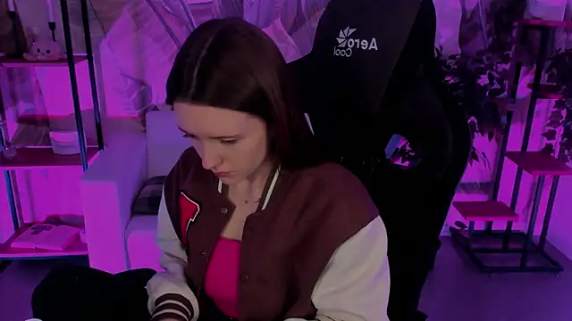 JennyDens online show from 12-21-24, 02:52