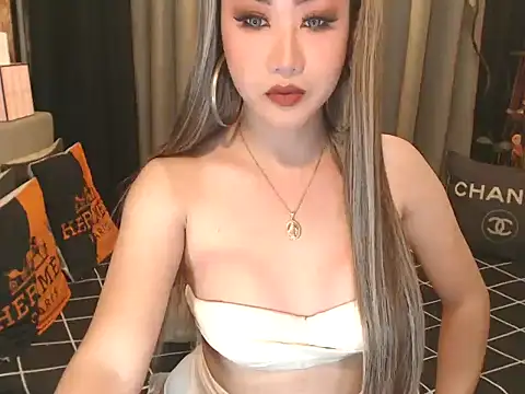 Snapshot of JustForCassie chatting on 05-24-26, 03:22 JustForCassie online show from 05-24-26, 03:22