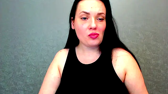 Snapshot of WorshipLilit chatting on 01-10-25, 06:06 WorshipLilit online show from 01-10-25, 06:06