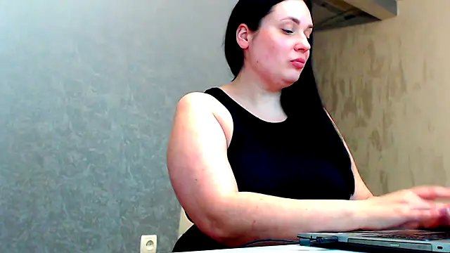 Snapshot of WorshipLilit chatting on 02-19-25, 07:05 WorshipLilit online show from 02-19-25, 07:05