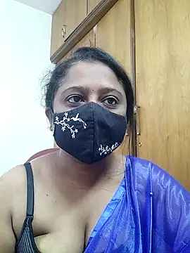 sexynayan23 online show from 06-17-26, 05:21