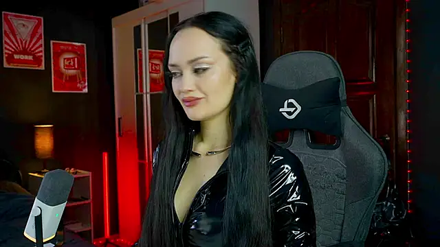 QueenAliss online show from 02-19-26, 05:36