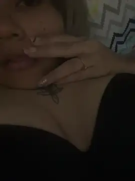 SamanthaBlonde777 online show from 05-05-26, 03:25