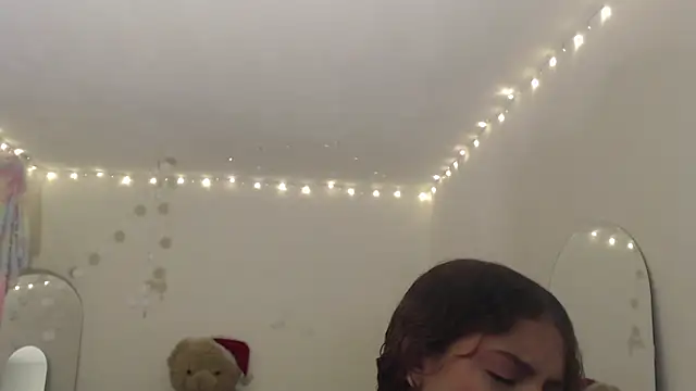 ValienteGirl  online show from 01-15-26, 04:28