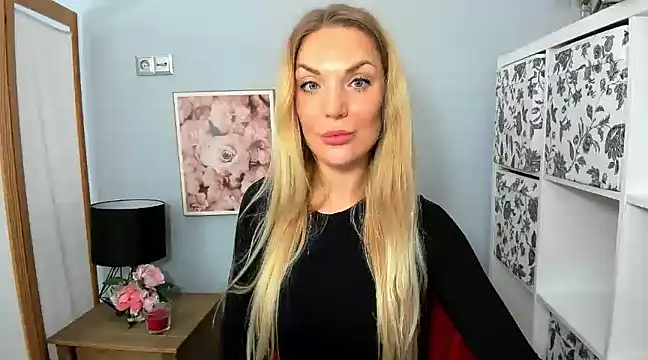 AulloraHoney online show from 12-21-24, 09:23