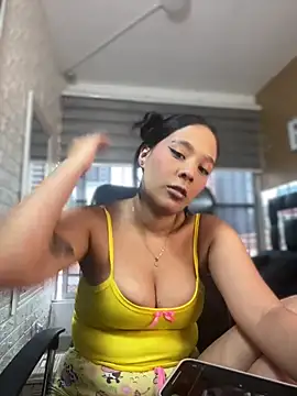 Snapshot of Little_Amber6 chatting on 02-25-25, 09:02 Little Amber6 online show from 02-25-25, 09:02