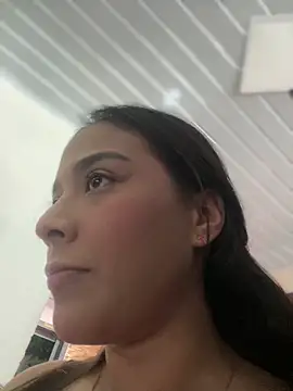 Snapshot of Little_Amber6 chatting on 02-27-25, 08:20 Little Amber6 online show from 02-27-25, 08:20