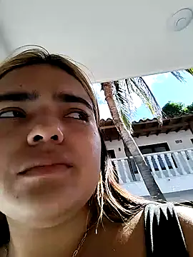 Snapshot of Mayssa_Cute chatting on 12-18-24, 08:03 Mayssa Cute online show from 12-18-24, 08:03