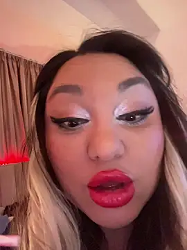 Larissa K online show from 11-14-25, 05:28