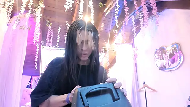 Snapshot of stormytt_ chatting on 12-26-24, 11:32 stormytt  online show from 12-26-24, 11:32