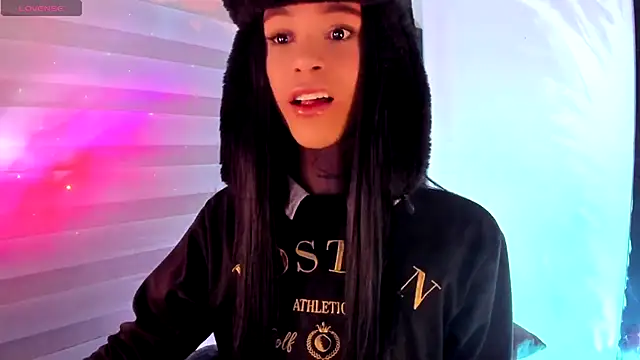 Snapshot of stormytt_ chatting on 09-19-25, 01:40 stormytt  online show from 09-19-25, 01:40