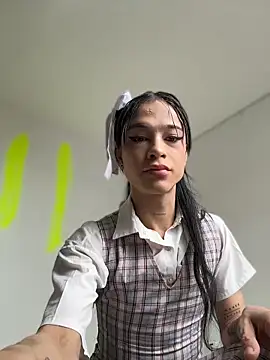 Snapshot of stormytt_ chatting on 09-23-25, 04:43 stormytt  online show from 09-23-25, 04:43