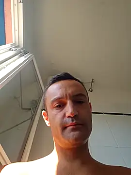 Snapshot of enricso chatting on 07-08-26, 04:00 enricso online show from 07-08-26, 04:00