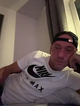 Snapshot of cock4you86 chatting on 11-15-25, 05:20 cock4you86 online show from 11-15-25, 05:20