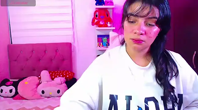 Snapshot of Vannessa__Shy chatting on 12-03-24, 10:07 Vannessa  Shy online show from 12-03-24, 10:07