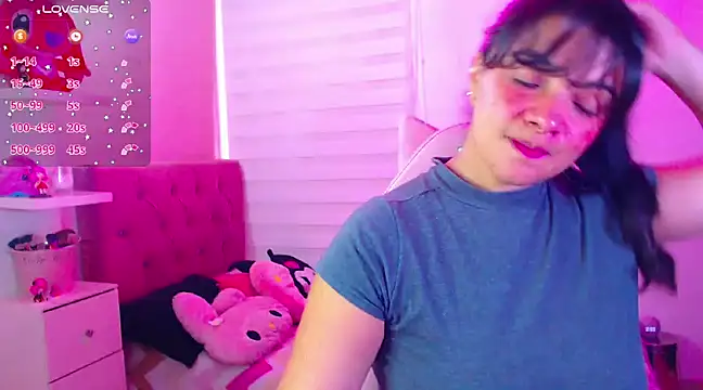 Snapshot of Vannessa__Shy chatting on 12-06-24, 07:34 Vannessa  Shy online show from 12-06-24, 07:34