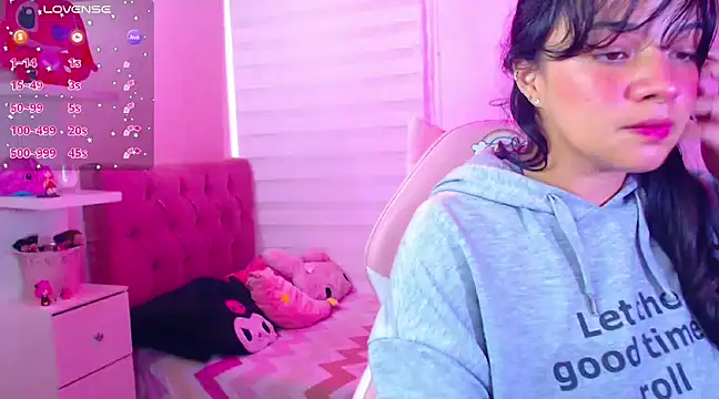 Snapshot of Vannessa__Shy chatting on 12-09-24, 08:01 Vannessa  Shy online show from 12-09-24, 08:01