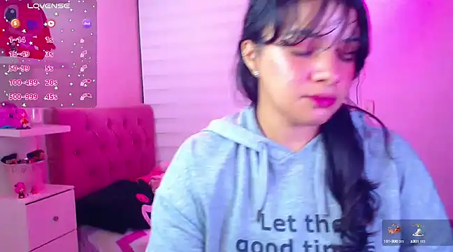 Snapshot of Vannessa__Shy chatting on 12-09-24, 11:03 Vannessa  Shy online show from 12-09-24, 11:03