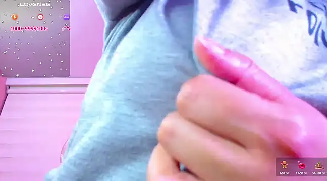 Snapshot of Vannessa__Shy chatting on 12-10-24, 02:05 Vannessa  Shy online show from 12-10-24, 02:05