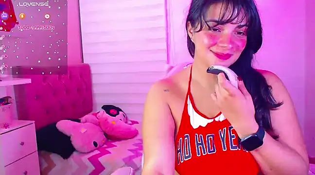 Snapshot of Vannessa__Shy chatting on 12-17-24, 11:49 Vannessa  Shy online show from 12-17-24, 11:49