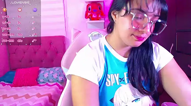 Snapshot of Vannessa__Shy chatting on 12-28-24, 11:59 Vannessa  Shy online show from 12-28-24, 11:59