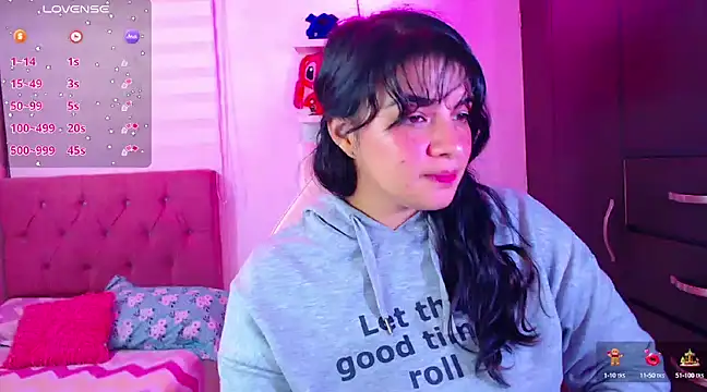 Snapshot of Vannessa__Shy chatting on 12-30-24, 11:06 Vannessa  Shy online show from 12-30-24, 11:06