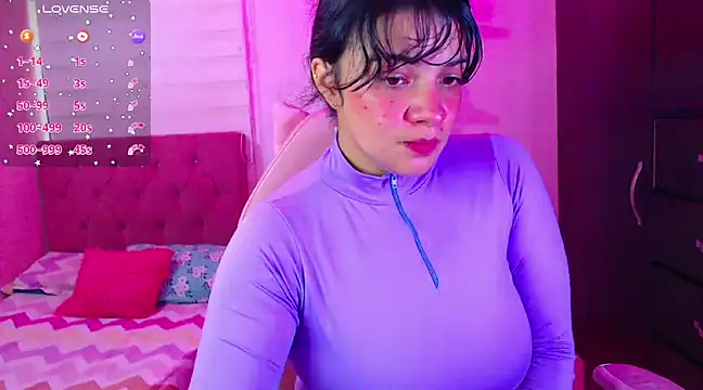 Snapshot of Vannessa__Shy chatting on 01-16-25, 03:35 Vannessa  Shy online show from 01-16-25, 03:35