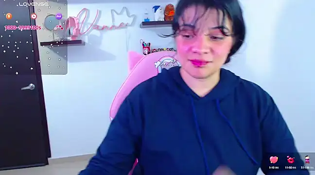 Snapshot of Vannessa__Shy chatting on 01-28-25, 03:46 Vannessa  Shy online show from 01-28-25, 03:46