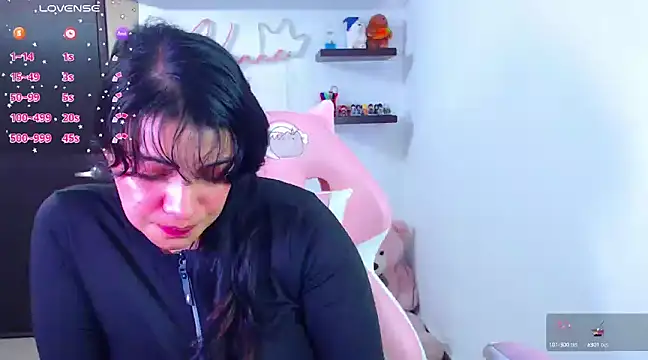 Snapshot of Vannessa__Shy chatting on 02-04-25, 09:31 Vannessa  Shy online show from 02-04-25, 09:31