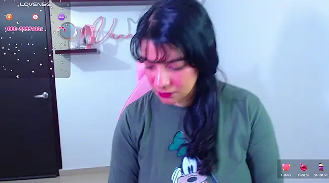 Snapshot of Vannessa__Shy chatting on 02-09-25, 06:26 Vannessa  Shy online show from 02-09-25, 06:26