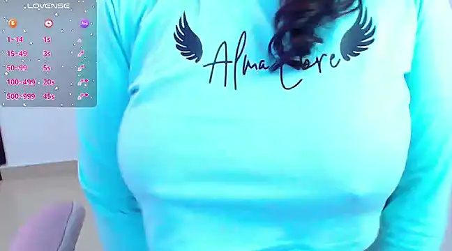 Snapshot of Vannessa__Shy chatting on 02-10-25, 11:34 Vannessa  Shy online show from 02-10-25, 11:34