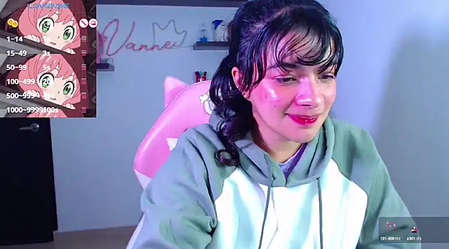 Snapshot of Vannessa__Shy chatting on 03-19-25, 12:59 Vannessa  Shy online show from 03-19-25, 12:59