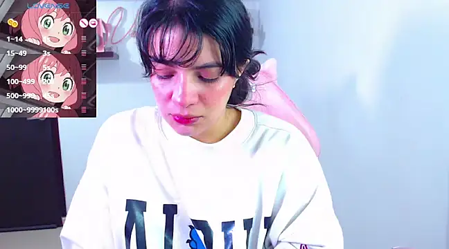 Snapshot of Vannessa__Shy chatting on 03-22-25, 03:42 Vannessa  Shy online show from 03-22-25, 03:42