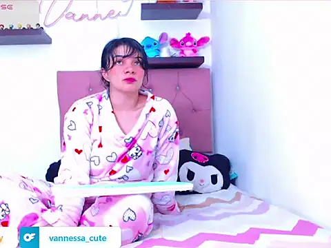 Snapshot of Vannessa__Shy chatting on 10-09-25, 01:47 Vannessa  Shy online show from 10-09-25, 01:47