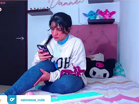 Snapshot of Vannessa__Shy chatting on 10-26-25, 03:12 Vannessa  Shy online show from 10-26-25, 03:12