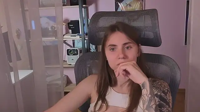  AnnaStark  online show from 07-02-26, 08:26