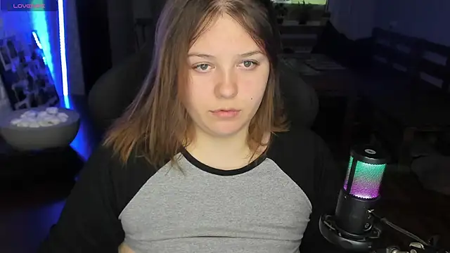 XNirvanaX online show from 09-18-25, 04:03