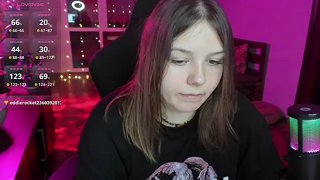 Snapshot of XNirvanaX chatting on 01-08-26, 04:59 XNirvanaX online show from 01-08-26, 04:59