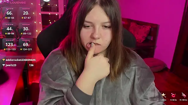 Snapshot of XNirvanaX chatting on 01-12-26, 03:23 XNirvanaX online show from 01-12-26, 03:23