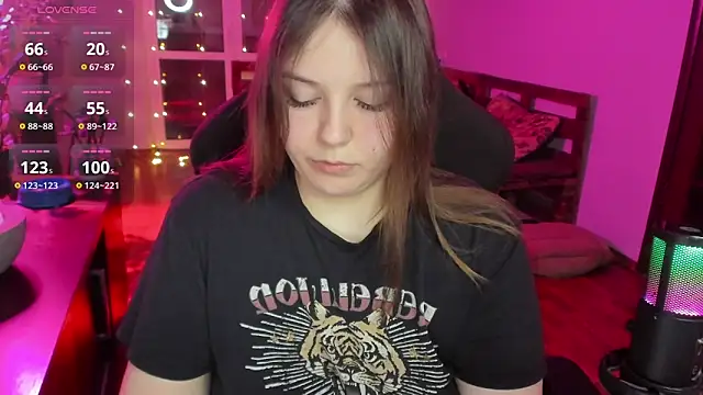 Snapshot of XNirvanaX chatting on 02-12-26, 02:50 XNirvanaX online show from 02-12-26, 02:50