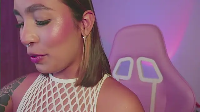 Snapshot of Cheerry1 chatting on 09-12-25, 11:04 Cheerry1 online show from 09-12-25, 11:04