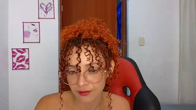 Snapshot of SexyLeilaa chatting on 11-05-25, 01:05 SexyLeilaa online show from 11-05-25, 01:05