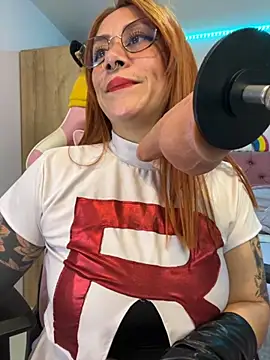 Luna Paris  online show from 10-30-25, 08:42