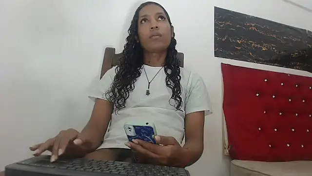 Snapshot of shairaStarr chatting on 12-04-24, 04:10 shairaStarr online show from 12-04-24, 04:10