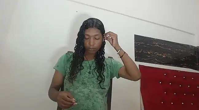 Snapshot of shairaStarr chatting on 12-06-24, 03:33 shairaStarr online show from 12-06-24, 03:33