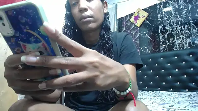 Snapshot of shairaStarr chatting on 02-14-25, 03:15 shairaStarr online show from 02-14-25, 03:15