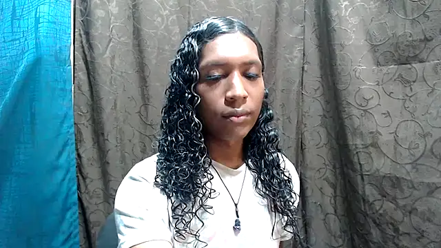 Snapshot of shairaStarr chatting on 10-04-25, 03:15 shairaStarr online show from 10-04-25, 03:15