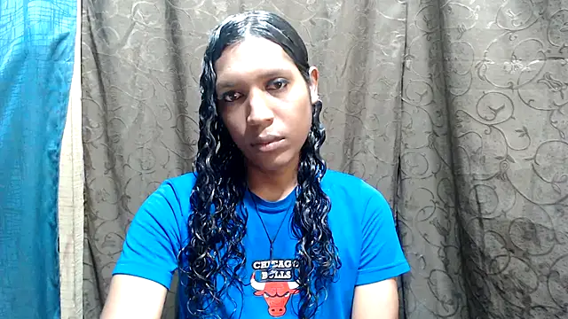 Snapshot of shairaStarr chatting on 10-06-25, 07:44 shairaStarr online show from 10-06-25, 07:44